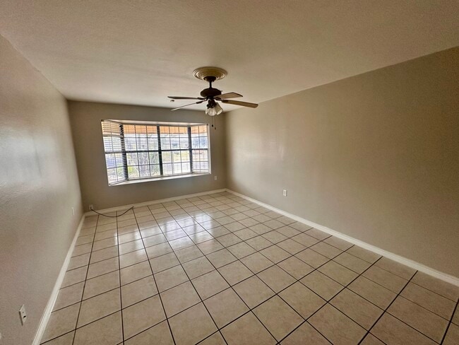 Building Photo - 3828 Clavel St