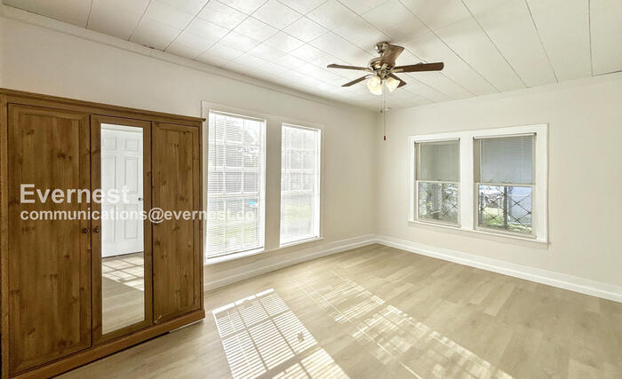 Building Photo - 1302 Ryon St