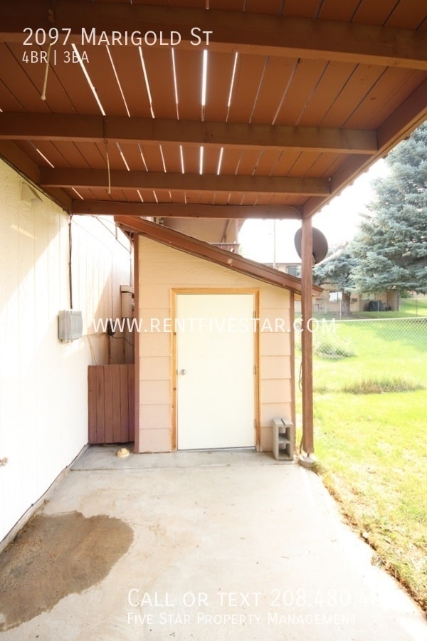 Building Photo - 2097 Marigold St