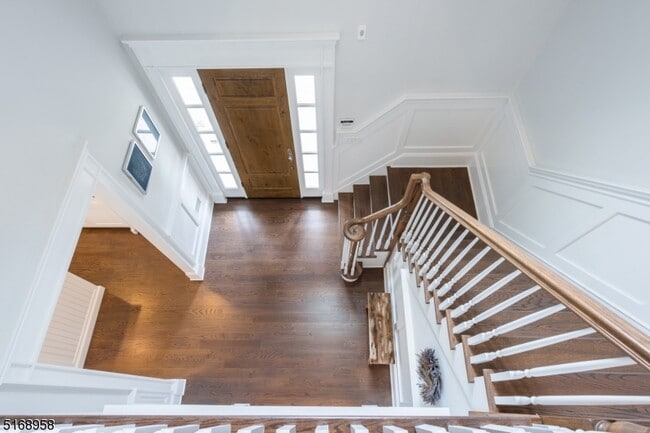 Building Photo - 309 Sleepy Hollow Ln