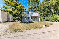 Building Photo - 822 W Bethel Ave