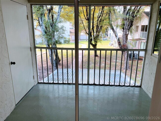 Building Photo - 9243 SW 138th Pl