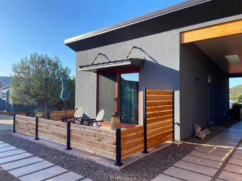 Building Photo - 105 Rojo Dr