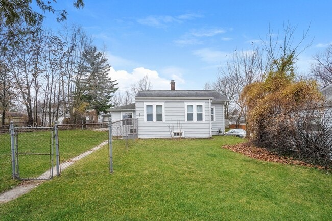 Building Photo - 226 E Fairview Ave