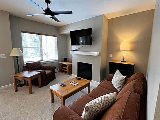 Building Photo - Winter Seasonal Rental- Seasons #1837