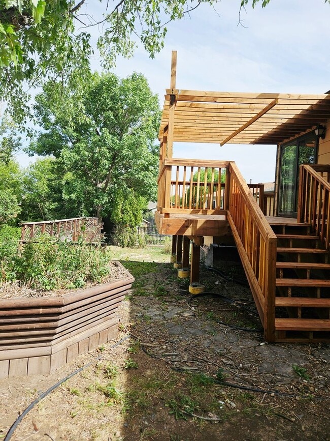 Building Photo - 908 Antares Ct