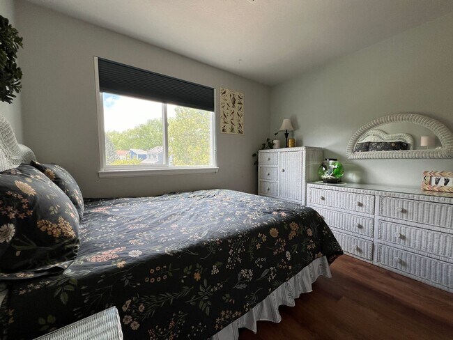 Building Photo - Beautiful 3 Bed/3 Bath in North Boulder Available 7/6