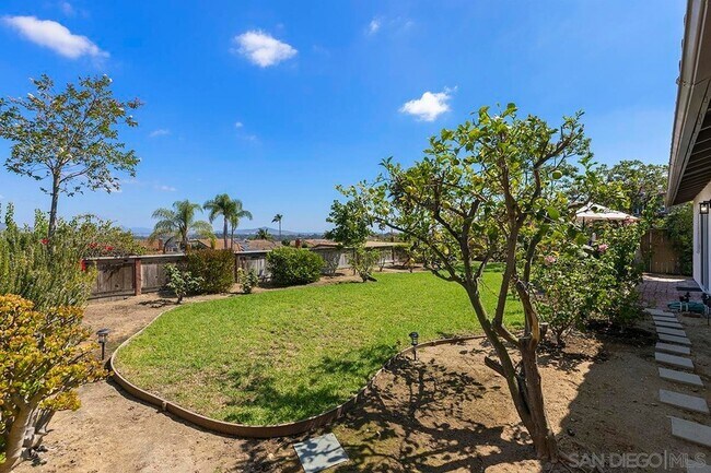 Building Photo - 339 Willowspring Dr N