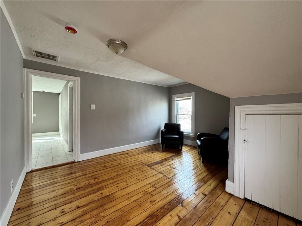 Building Photo - 910 Atwells Ave