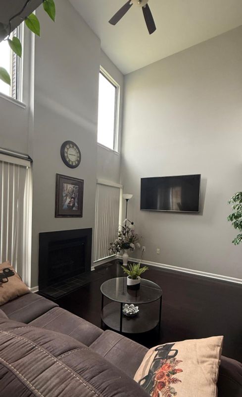 Building Photo - 735 Hamilton Ct