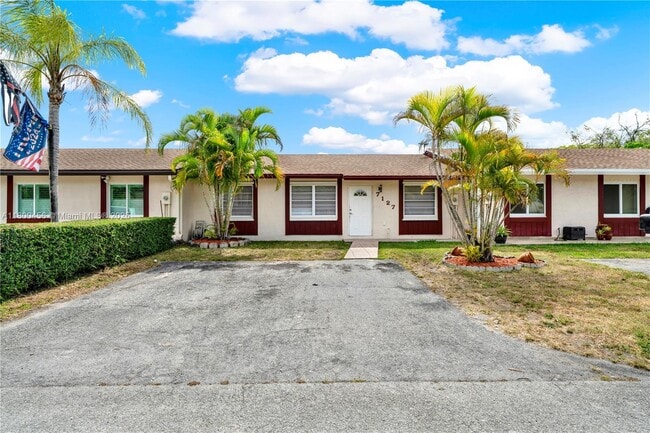 Building Photo - 7127 SW 154th Ct