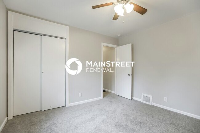 Building Photo - 3 Bedroom Pet-Friendly Home in Kansas City...