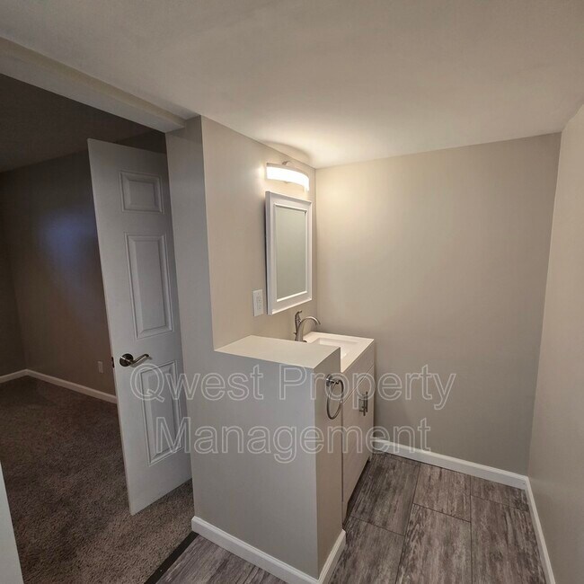 Building Photo - 6981 Sienna Dr SE