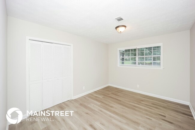 Building Photo - 3007 Carriage Ln