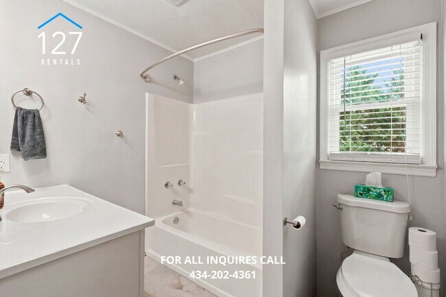 Building Photo - Spacious 4-Bedroom Single Family home with Large Backyard & Ample Storage