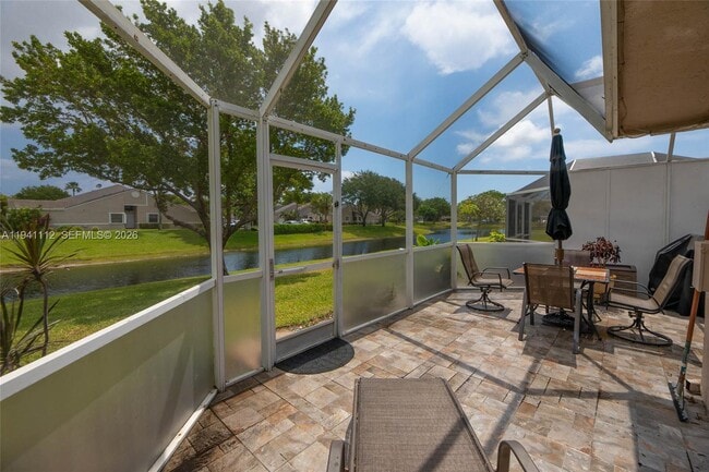 Building Photo - 1248 W Lakes Dr