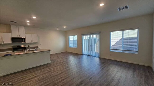 Building Photo - 9986 S Ullom Dr