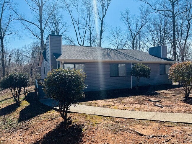 Primary Photo - 13-15 Oakmount Dr