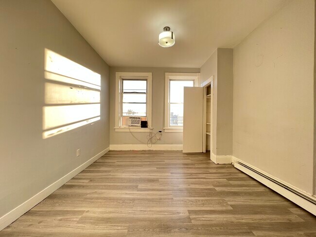 89-91 E 25th St 13 - 90 E 25th St