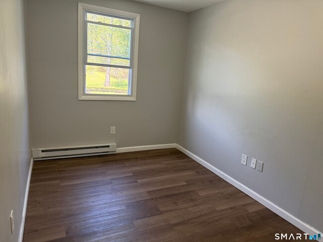 Building Photo - 682 Old Colony Rd