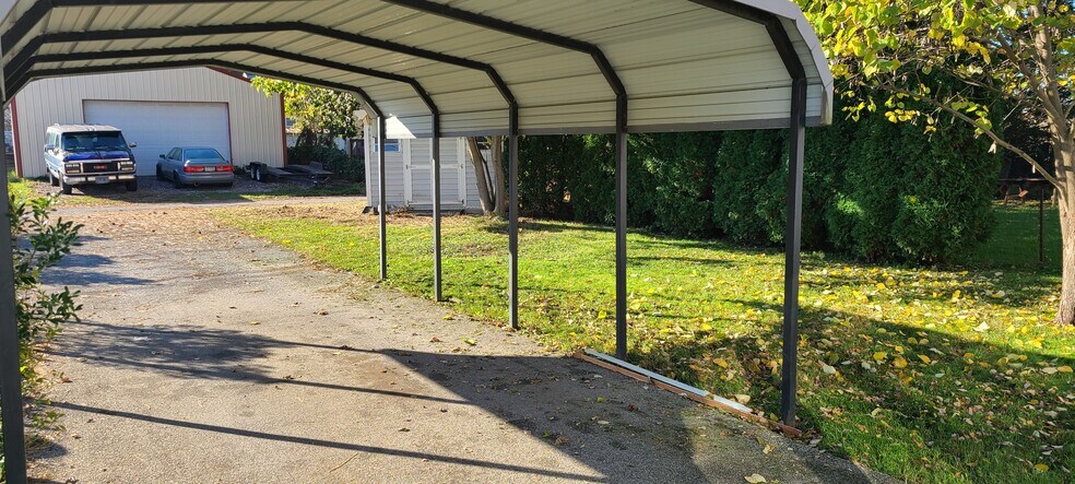 Covered Parking - 1232 Elm St