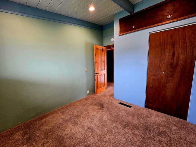 Building Photo - Single Family Home in Mckinleyville!