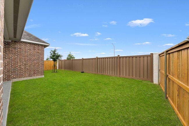 Building Photo - 316 Hulda Trl