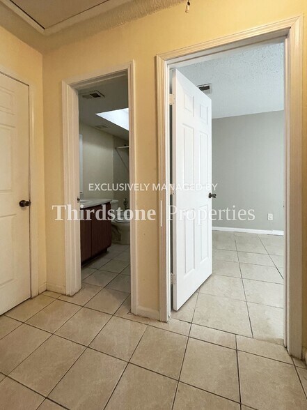 Building Photo - 5128 Indian Lakes Ct