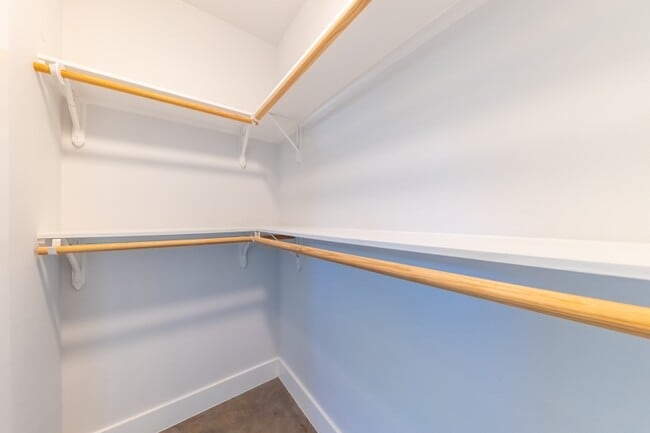 Building Photo - 2014 E 9th St