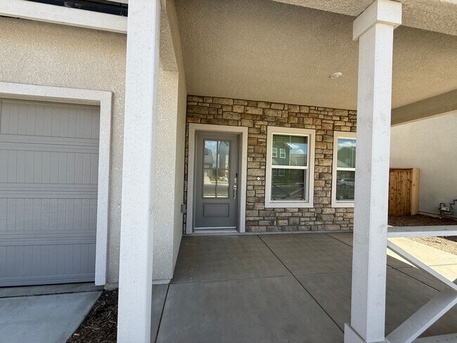 Building Photo - Brand new stunning 4-bedroom, 2.5-bathroom home in the desirable Clovis, CA