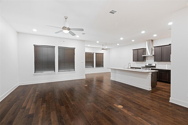 Building Photo - 1241 Summerbrooke Cir