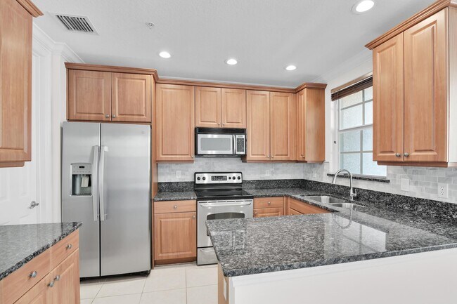 Building Photo - 2441 San Pietro Cir