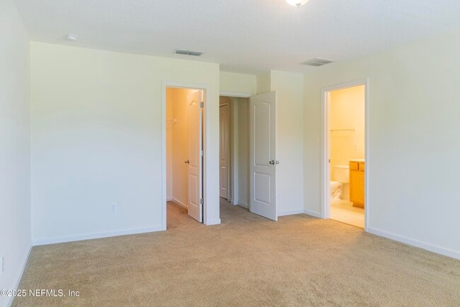 Building Photo - 403 Oasis Ln