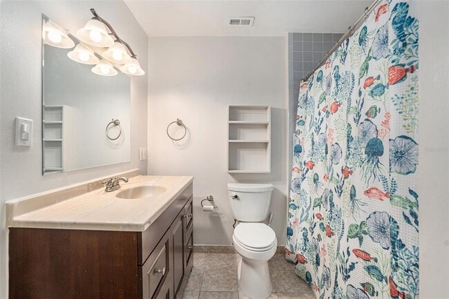 Building Photo - 5305 E Whiteway Dr