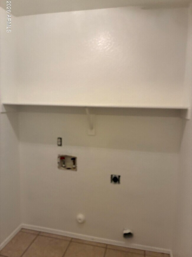 Building Photo - 1042 S Clancy Cir