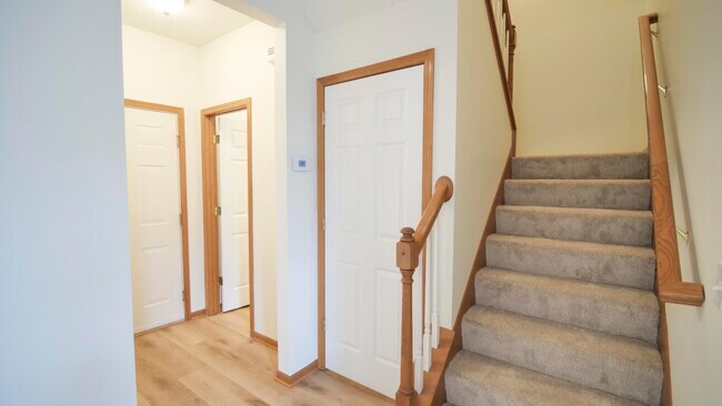 Building Photo - 15250 Florist Cir