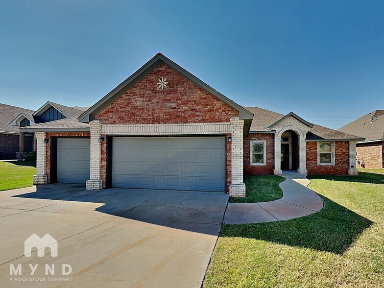 Building Photo - 3204 Valley Hollow