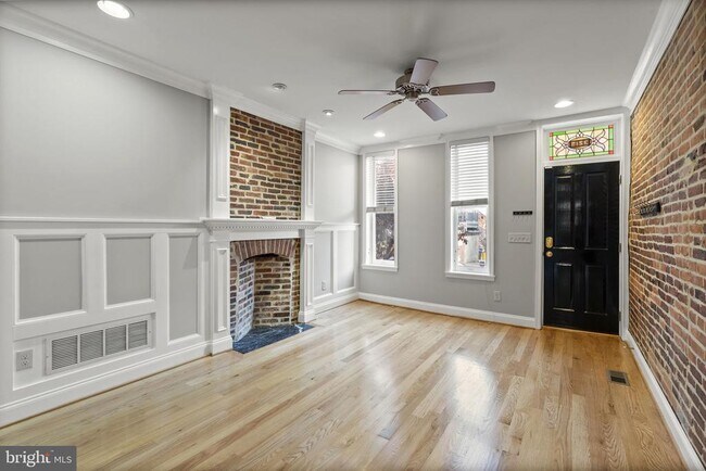 Building Photo - 3215 Fleet St