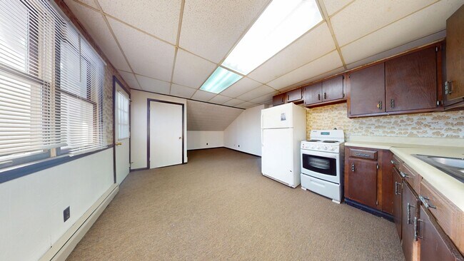 Building Photo - 260 Reform St