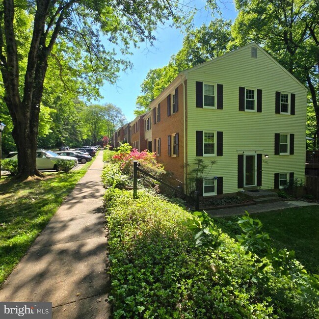 Building Photo - 5676 Kirkham Ct