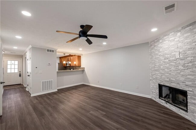 Building Photo - 3517 Kennesaw Station Dr