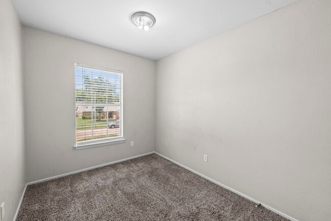 Building Photo - 16723 Running Quail Ct