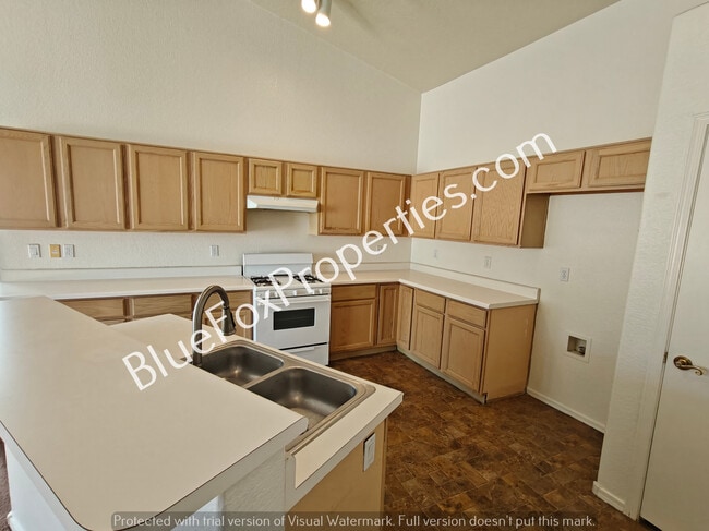 Building Photo - 10057 E Paseo San Bruno