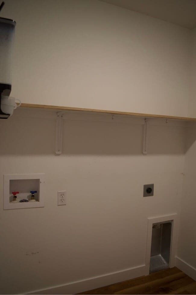 Building Photo - Modern 3 Bed 2 Bath House in Willow Falls!