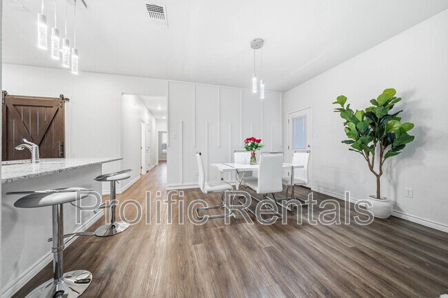 Building Photo - 5101 Rose Petal Ct
