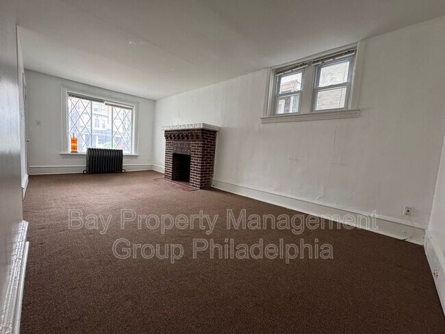 Building Photo - 4935 Walnut St