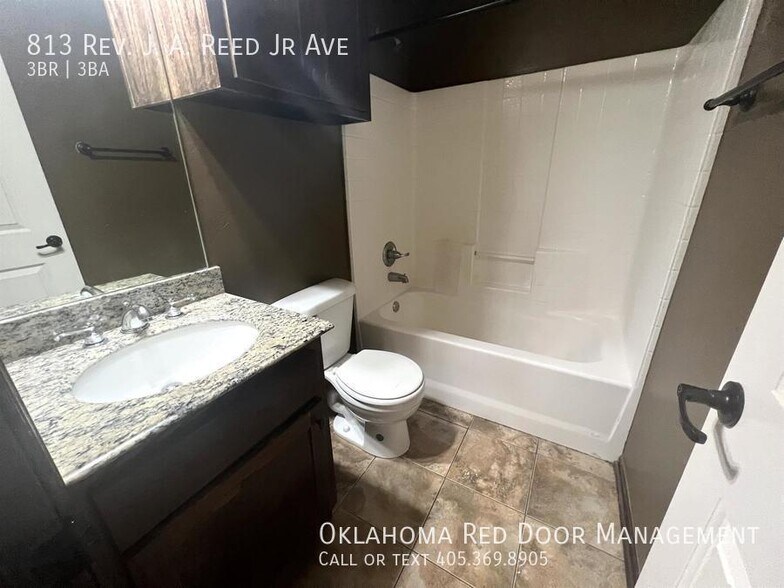 Building Photo - 813 Rev J A Reed Jr Ave