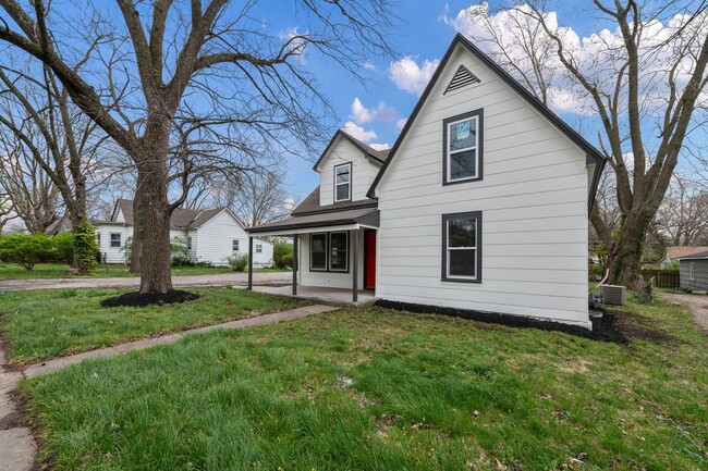 Building Photo - Amazing Remodel Near William Jewell