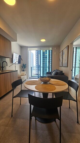 Building Photo - 121 NE 5th St