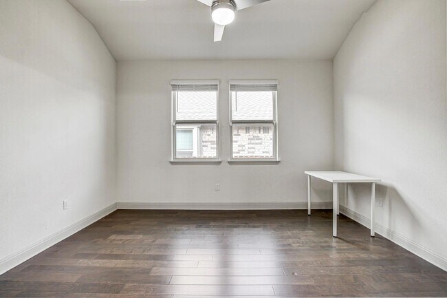 Building Photo - 18012 Stefano Dr